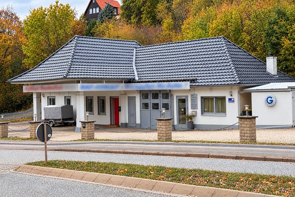 Top Sichtbarkeit: Gewerbe (2.021 m²) mit Wohnpotenzial für Handel, Büro, Praxis & Werkstatt