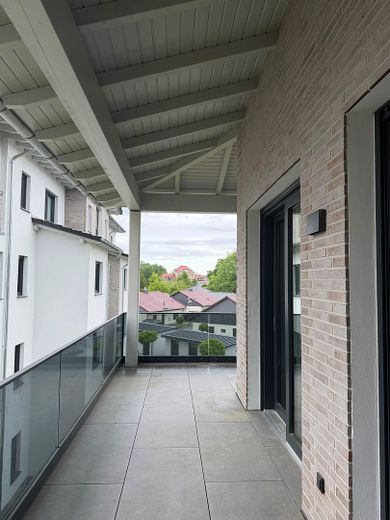 Moderne 4-Zimmer-Wohnung mit großzügiger, überdachter Terrasse/Balkon, Aufzug & Wärmepumpe – Foto 7