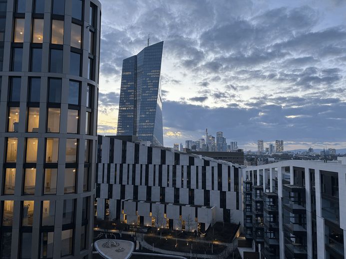 شقة فاخرة مع تبريد نشط، لوجيا وتراس على السطح – حي هافنبارك – Objekt Hafenpark