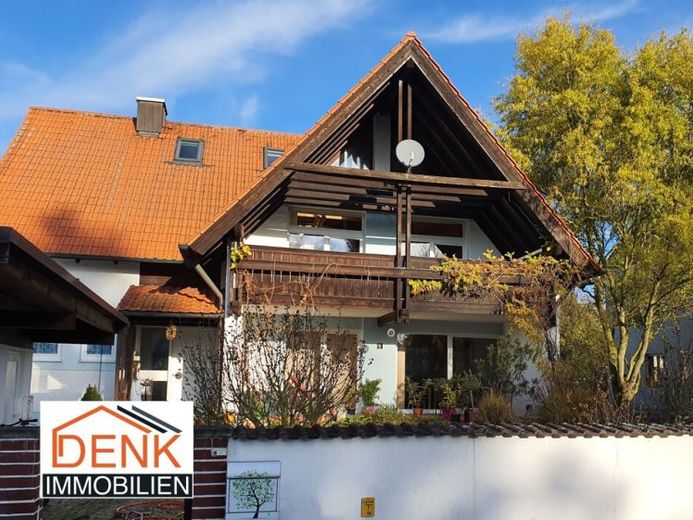Sofort beziehbares freistehendes Einfamilienhaus mit Doppelgarage und großem Garten – Foto 1