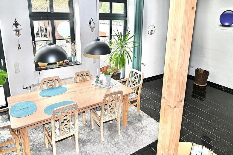 Blick von Galerie auf Essberei