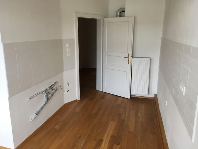 Bell'appartamento di 3 locali con vista sull'Elba / Dresda-Johannstadt – Küche vom Balkon aus