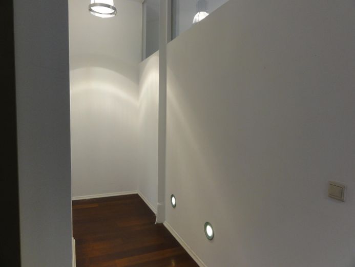 Attraktive helle Ladenfläche, Verkaufsfläche, Galerie in L8, 2 aus eigenem Bestand, provisionsfrei – Flur zu Küche und WC's
