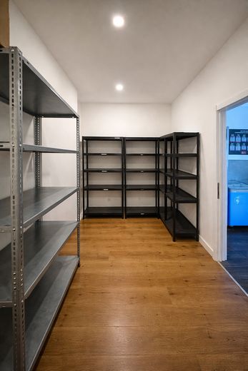 Etabliertes Sushi-Konzept mit Stammkundschaft in Frankfurt – inkl. 2-Zimmer-Wohnung – Lager