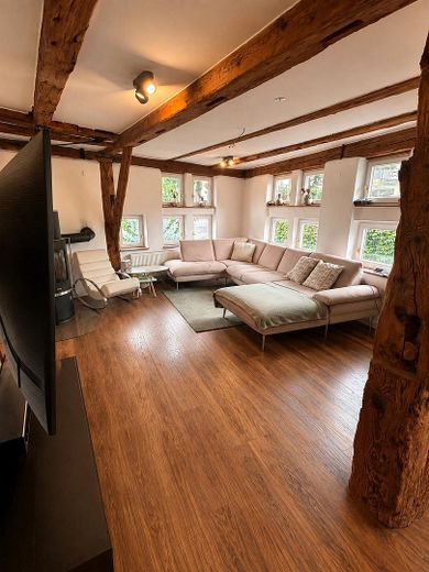 Sensazione di casa nella casa: spazioso maisonette di 6 locali con 147 m² – Foto 2