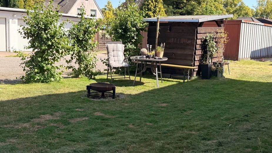 HAMBURGER DREIFAMILIENHAUS MIT 12 GARAGEN, LAUFENDEN MIETEINNAHMEN UND ENTWICKLUNGSPOTENZIAL! – Bild 5