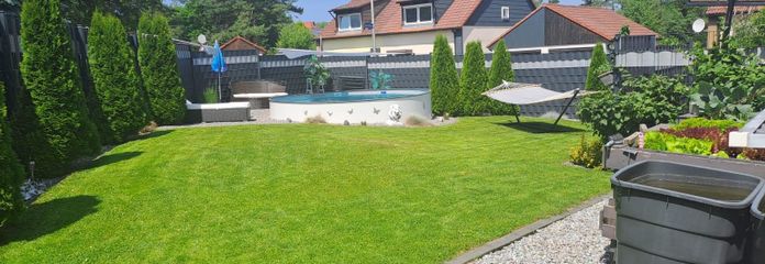DHH - Haus mit Pool, Speicher-PV und Ausbaureserve