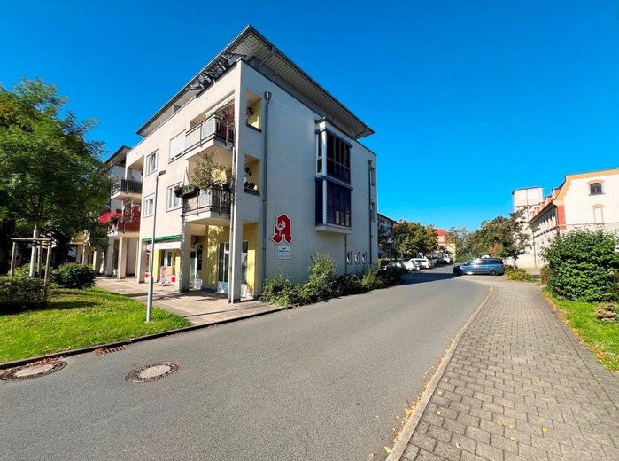 BEZUGSFREIES DACHGESCHOSS MIT EINBAUKÜCHE – Objektansicht