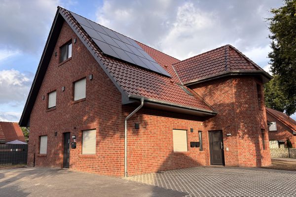 Schöne große OG-Wohnung im KFW40-Plus Haus zu vermieten!