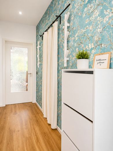 Wohnen im Grünen: Modernes Townhouse mit Garten und zwei Dachterrassen – Eingangsbereich
