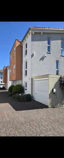 Haus / Garage