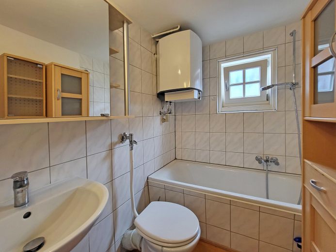 Beste Innenstadtlage in der Altstadt -Bezugsfreie 3 Zimmer Wohnung +++Ohne Maklerprovision +++ – Bad