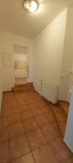 Flur zur Küche und Eingang