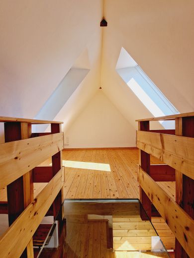 Fundstück: Schönes, sehr individuelles Reihenmittelhaus für Pärchen – DG 2