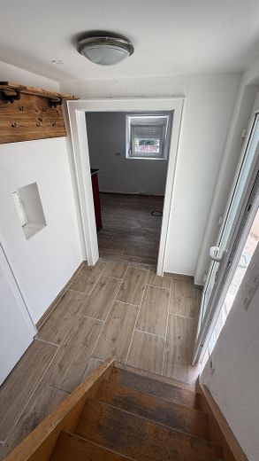 Kleines Häusle mit Charme und Weitblick – ruhig gelegen in Bopfingen-Schloßberg. – Eingangsbereich von oben