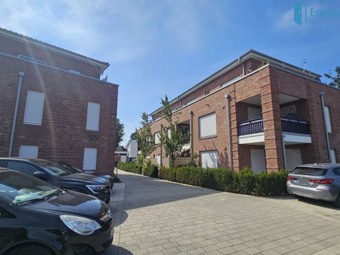 Rundum-Sorglos-Immobilie: Lichterfüllte Penthouse-Wohnung mit Einbauküche und Ausblick!! – Foto 1