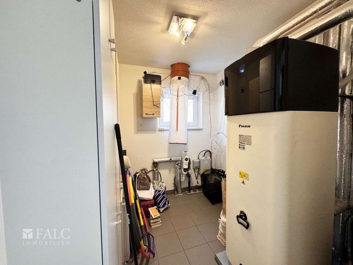 Energieeffizienzhaus A+ mit großem Grundstück, Privatsphäre und viel Natur - provisionsfrei! – Hauswirtschaftsraum