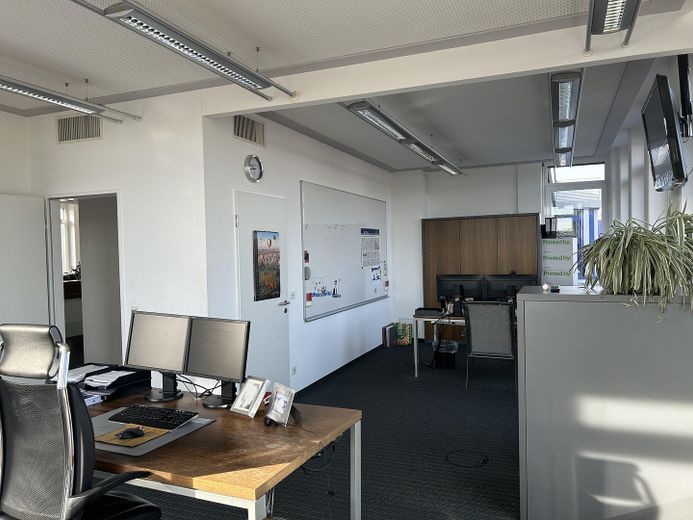 großes Büro 2 mit Dachterrasse