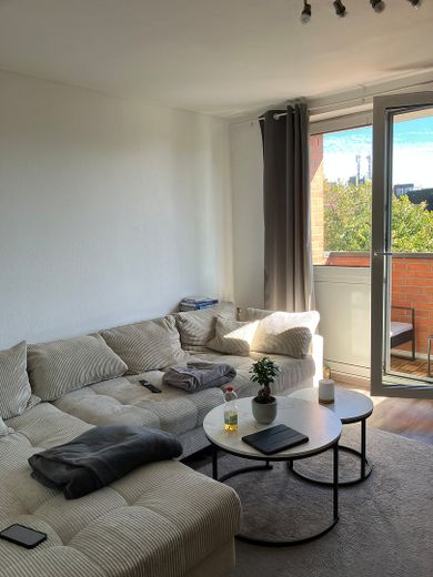 Geschmackvolle 2-Raum-Wohnung mit Balkon und EBK in Hamburg Lohbrügge – Foto 5