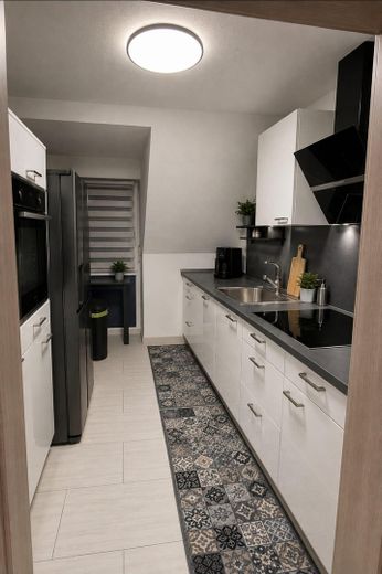 *Neuwertig & Zentral*: Geräumige 4-Zi.-Wohnung mit Balkon & Gäste-WC in Westerbeck – Küche