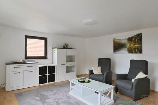 (EF1358_M) Göttingen: Roringen, neu renovierte und neu möblierte Wohnung mit PKW-Stellplatz in ruhiger Wohnlage