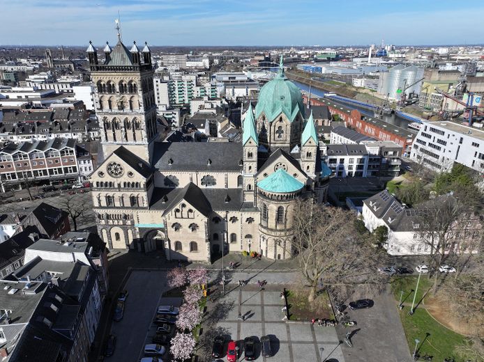 Neuss Münsterplatz