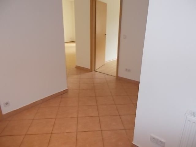 *** Großzügige 3-Zimmer mit Laminat, Wannenbad und Balkon! Carport oder Stellplatz mgl. – DSCN0033