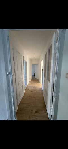 Hochwertig sanierte 3-Zimmer-Altbauwohnung mit EBK und Balkon in Bestlage des Johannesviertels – Flur