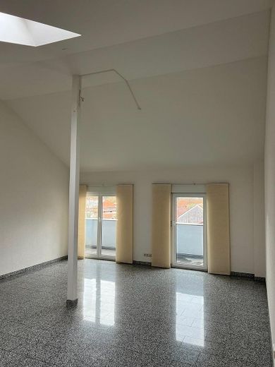 Gemütliche 2-Zimmer-Penthouse-Wohnung mit Balkon und Einbauküche in Wehr – Foto 1