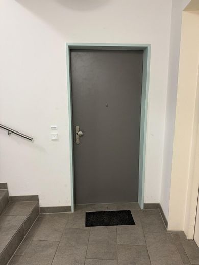 Amueblado: moderno apartamento de 4 habitaciones en los Welfenhöfen (limitado a dos años) – Wohnungstür