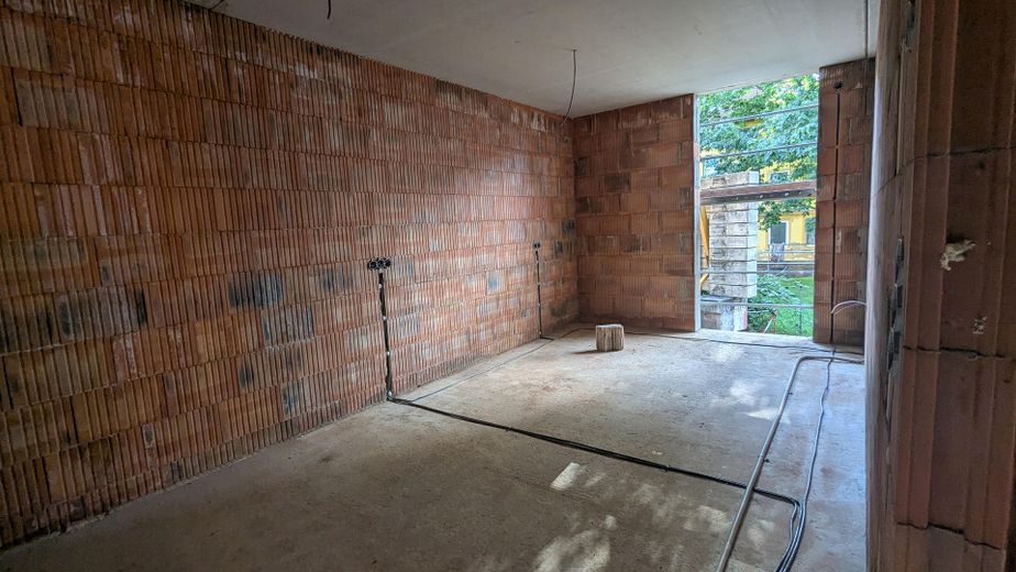 بناء جديد في كاسل-فيلهايدن: شقة واسعة من 3 غرف مع لوجيا – Schlafzimmer aktuell im Rohbau