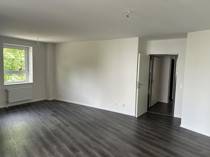 Penthouse tarzında tamamen yenilenmiş ve boş (kiralanmamış) – Wohnzimmer
