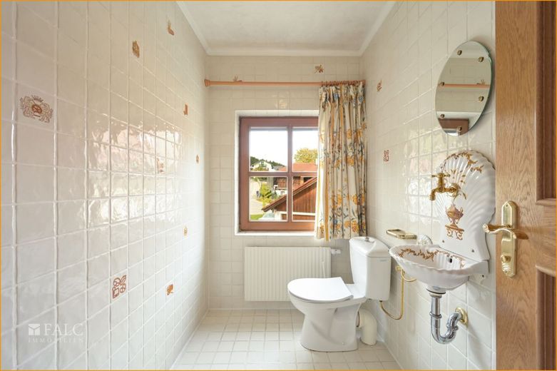 Exklusive 3,5 Zimmer Wohnung mit großzügiger Dachterrasse und Alpenblick!! – WC
