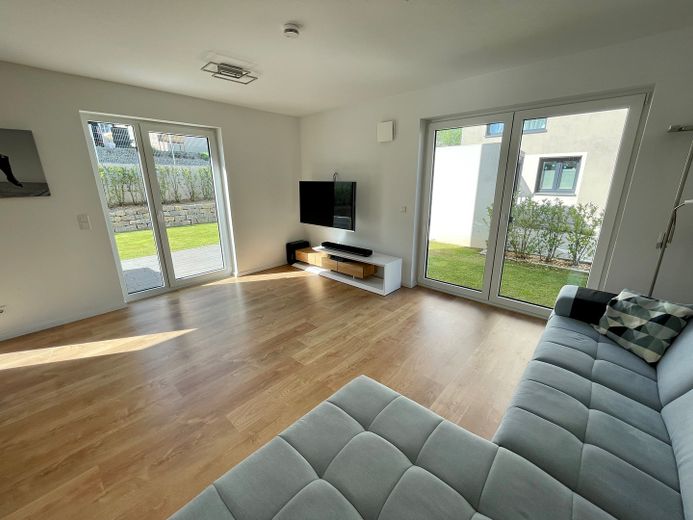 Neuwertiges und modernes Haus in Traumlage – Foto 18