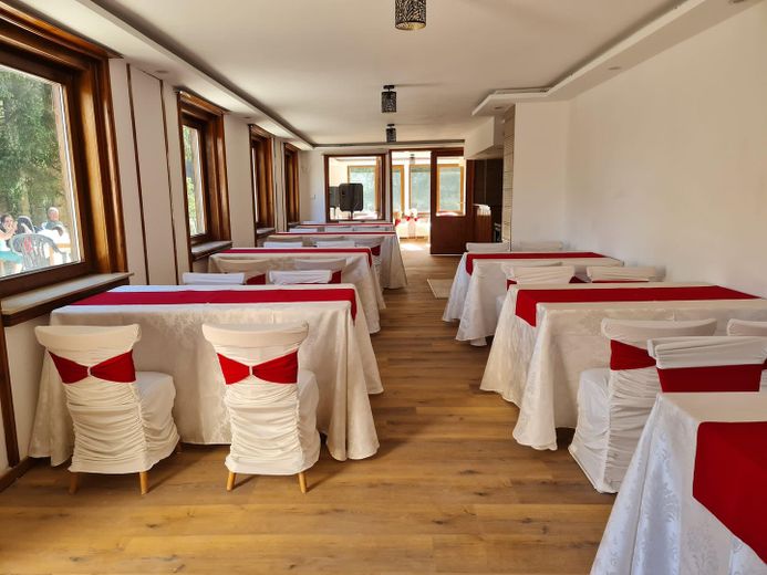 Proyecto idéntico a Mummelsee, souvenirs, salón de masajes, restaurante – Foto 7