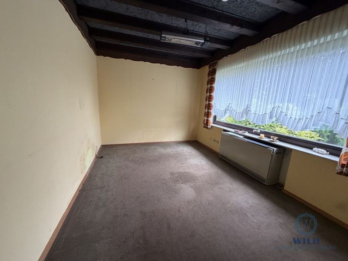 Großzügiges Einfamilienhaus mit Studio, Loggia &amp; Terrasse in Heusweiler – Büro-EG