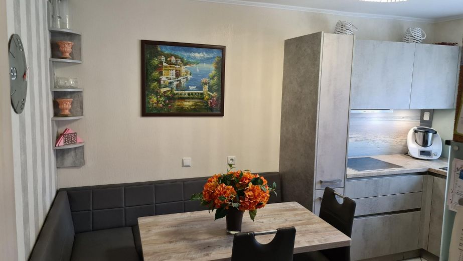 5-Zimmer-EG Wohnung mit Garten, Outdoor-Küche, Doppel Garage & Stellplatz – Wohnen wie im Haus – Küche