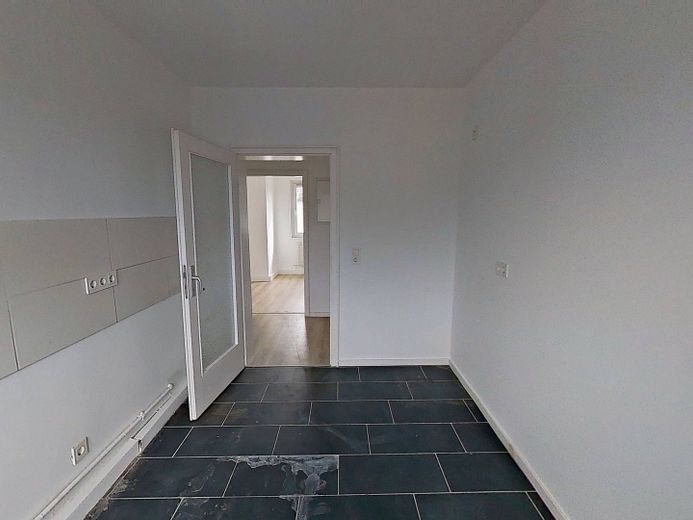 Luminoso appartamento di 3 locali con bagno con vasca e BALCONE – Ansicht II: Küche