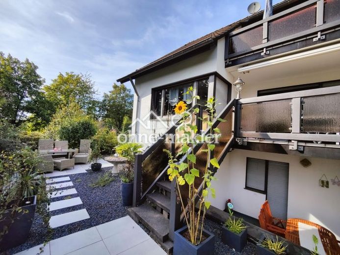 Dreifamilienhaus im Grünen mit großem Grundstück – Foto 1