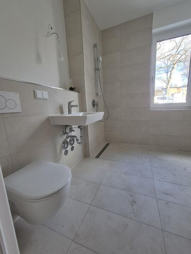 Bln-Lichterf., seniorengerecht, 1-Zi-Neubau 25, 42,7  m²  A+: 8,8 kWh/m2a, priv. Garten, Markenküche – Foto 6