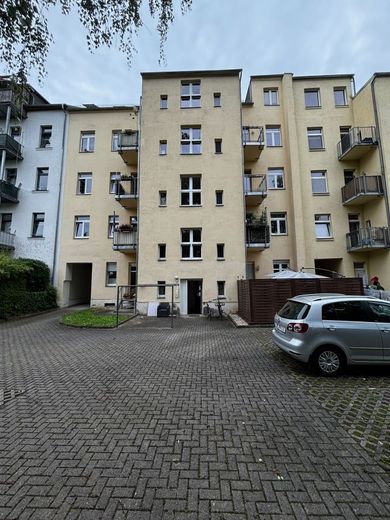 niepowtarzalne, zmodernizowane mieszkanie na poddaszu 2,0 pok. kuchnia z EBK/łazienka z wanną - ok. 55,96m² - Schloßchemnitz – 260706_MW_ETW_Nr.12 DG_rechts_BS8_KMS_Bilder_003_Haus_hinen