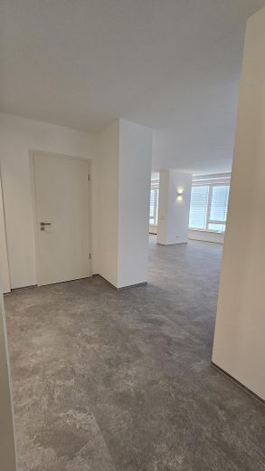 Neu umgebaute Traumwohnung in zentraler Lage von Memmingen – Blick v. Eingangst. / Tür WC
