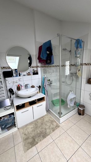 Pregiato appartamento maisonette di 4,5 locali con 3 balconi, cucina componibile e ascensore nel centro di Grafing – Foto 6