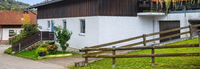 Eingang, Westseite des Hauses