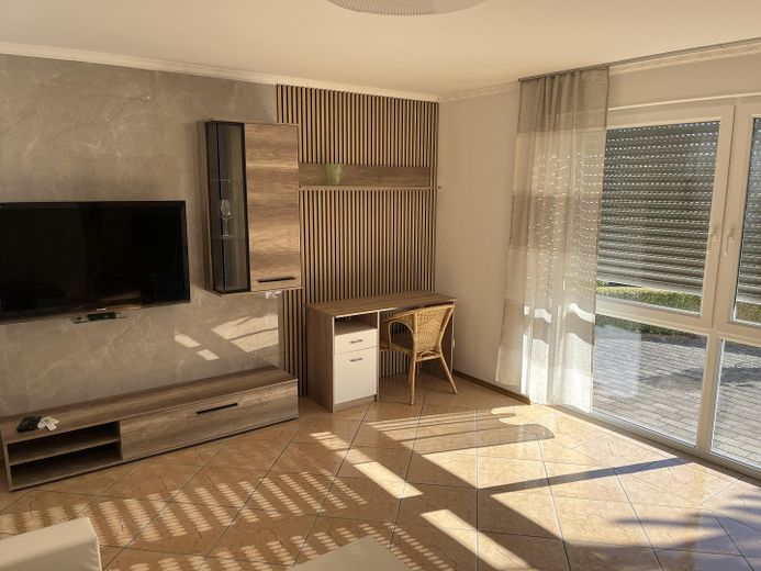 Appartamento arredato per pendolari del fine settimana – Wohnzimmer