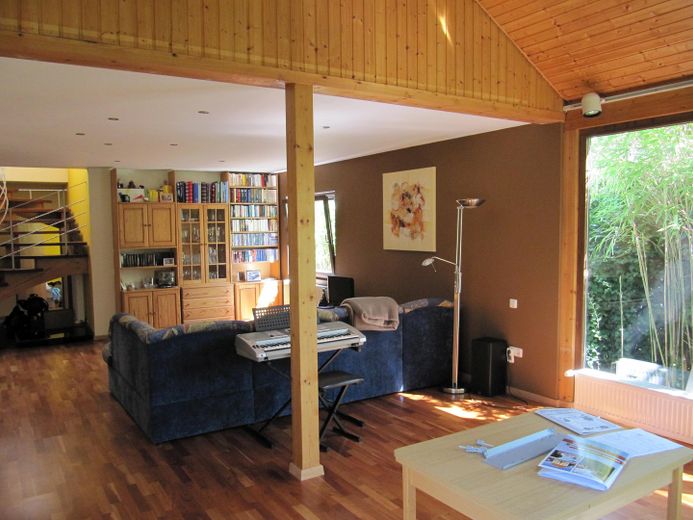 Detached single-family house in Sandhausen with plenty of space and 2 bedrooms on the ground floor – Großes Wohnzimmer/Wintergarten