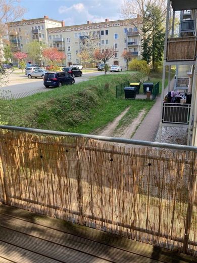 Großzügige 2-Zimmer mit Laminat, Balkon und Wannenbad in zentraler Lage! – PHOTO-2022-04-28-17-04-12_5