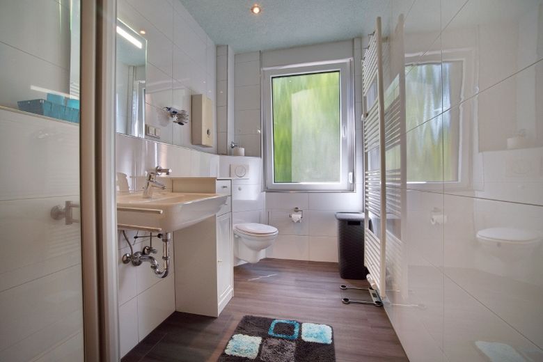 Möblierte Wohnung mit Gartennutzung und Stellplatz in ruhiger und schöner Wohnlage – 8e24c21056d02d7732a3b27e4043ad0f4df5e93a.jpg