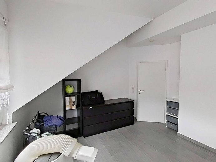 Große 3-Zimmer-Wohnung mit BALKON und EBK in ruhiger Wohnlage – Ansicht II: Schlafzimmer I