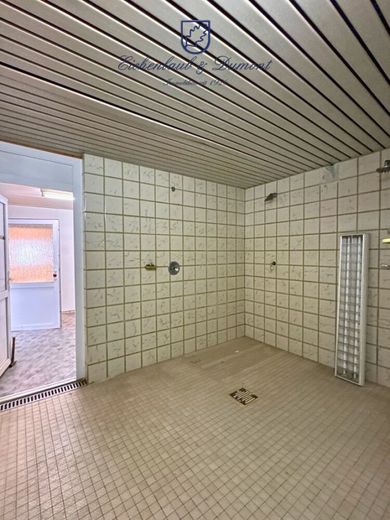 Großzügiges Haus, 410m² Gesamtfläche in ruhiger Seitenstraße von Saarbrücken-West – Zimmer 2 Gewerbe